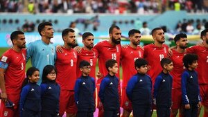 Los futbolistas de Irán no cantaron el himno en señal de protesta