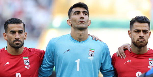 Futbolistas de Irán e Inglaterra mandan gestos reivindicativos en el Mundial