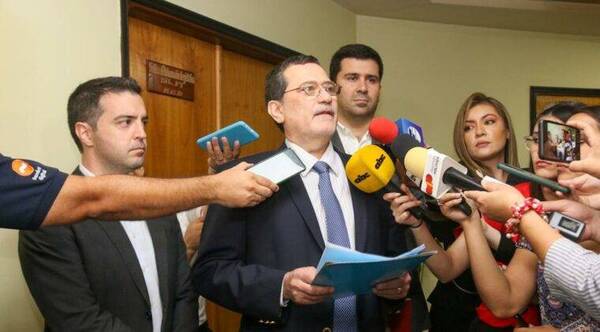 Crónica / Presentan pedido de juicio político en contra del presi de la Corte