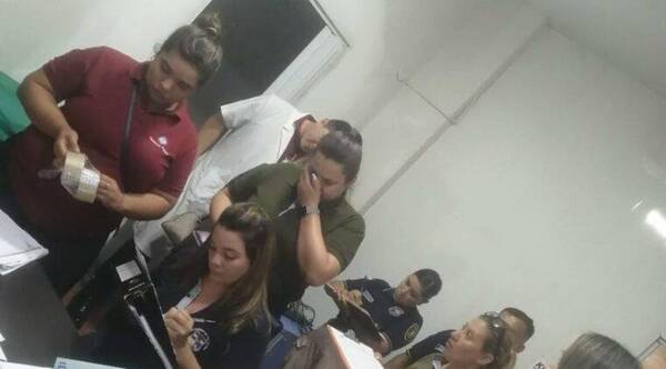 Crónica / Allanan clínica "mau" en San Antonio