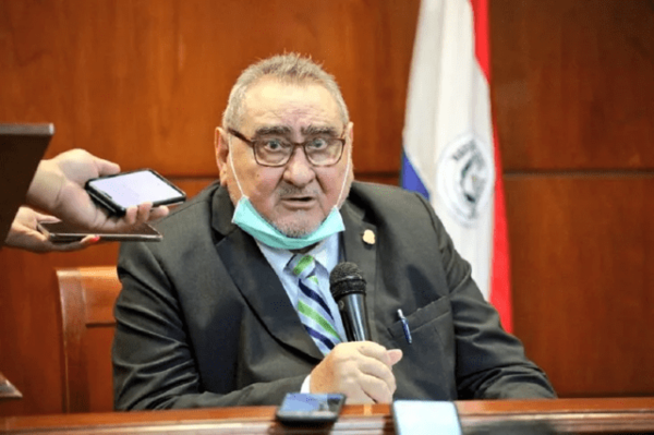Fretes pidió permiso por tiempo indefinido como presidente de la CSJ