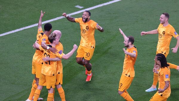 Países Bajos muestra eficacia en el final y tumba a Senegal
