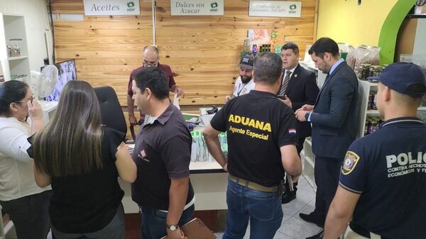 Agentes de la Policía Nacional realizaron un allanamiento por comercialización de medicamentos no autorizados en Asunción