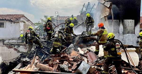 La Nación / Colombia: accidente de avioneta en Medellín provoca ocho muertos