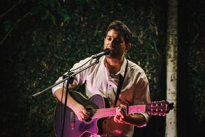 José Manfredi invita a navegar con “Cruzando el Universo”