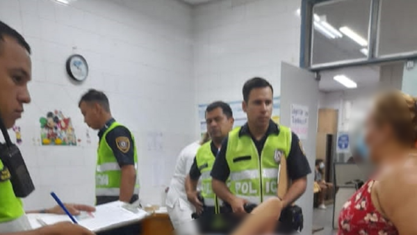 Auxiliaron a su sobrina agredida, pero se enojaron por intervención policial