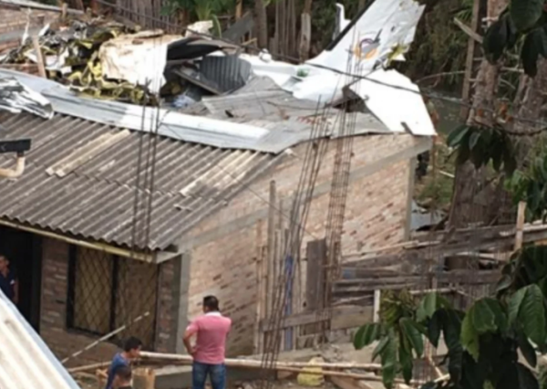 Diario HOY | Ocho muertos al caer una avioneta en una zona residencial de Colombia