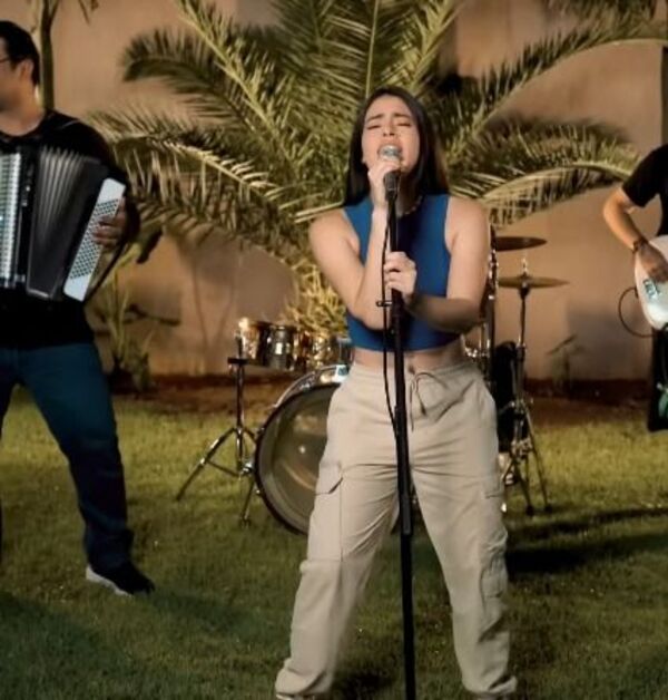 ¡Un orgullo! Mily Brítez llega a un millón de vistas en TikTok con "Mi vestido azul"
