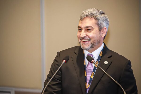 Diario HOY | Abdo acepta extender hasta el 2026 el mandato de los intendentes