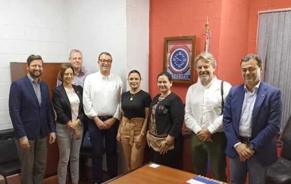 Especialistas electorales de la Unión Europea visitan Ciudad del Este - La Clave