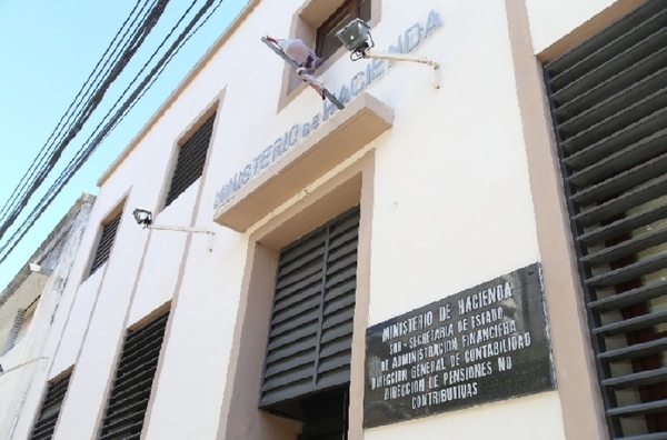 Hacienda reitera sobre falsos gestores que intentan estafar a adultos mayores - San Lorenzo Hoy