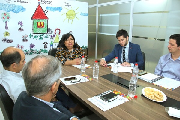 Ministerio de la Niñez intenta resguardar a niños y adolescentes contra contenidos nocivos