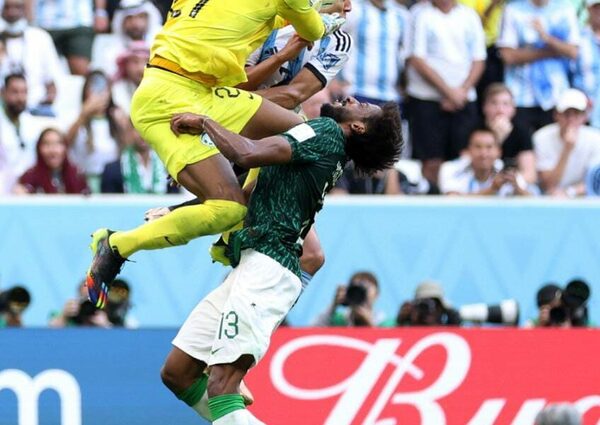 Impactante choque en partido, donde Argentina quedó derrotada ante Arabia Saudita
