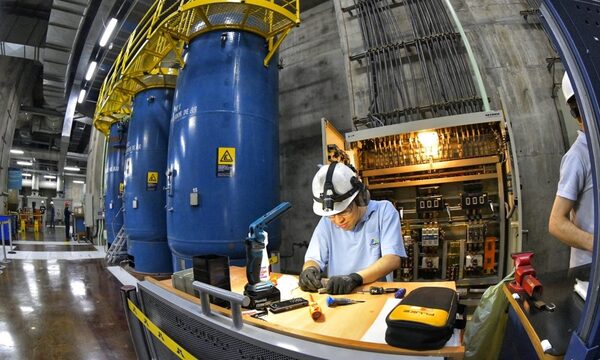 Técnicos inician labores de mantenimiento de la Unidad Generadora N° 09 de ITAIPU