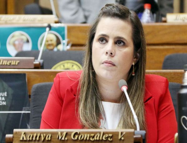 Kattya cuestionó duramente el libelo acusatorio presentado por Patria Querida - El Trueno