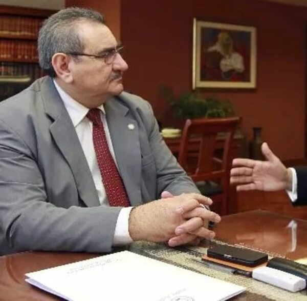Abogados cuestionan que se haya aceptado permiso de Fretes: “No puede seguir como ministro” - Nacionales - ABC Color