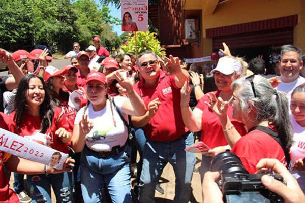Tiki González lleva esperanza de progreso a pobladores esteños | DIARIO PRIMERA PLANA