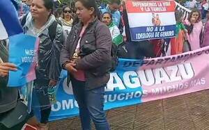 Crónica / Padres se manifiestan en contra del plan de transformación educativa