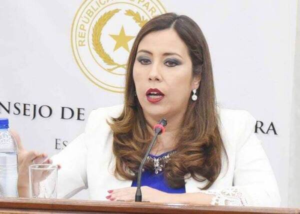 Excluida de concurso cuestiona criterio “político” del Consejo | 1000 Noticias