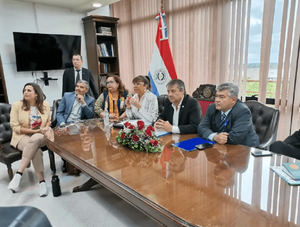Diputados de la oposición presentan segundo libelo acusatorio contra Fretes · Radio Monumental 1080 AM