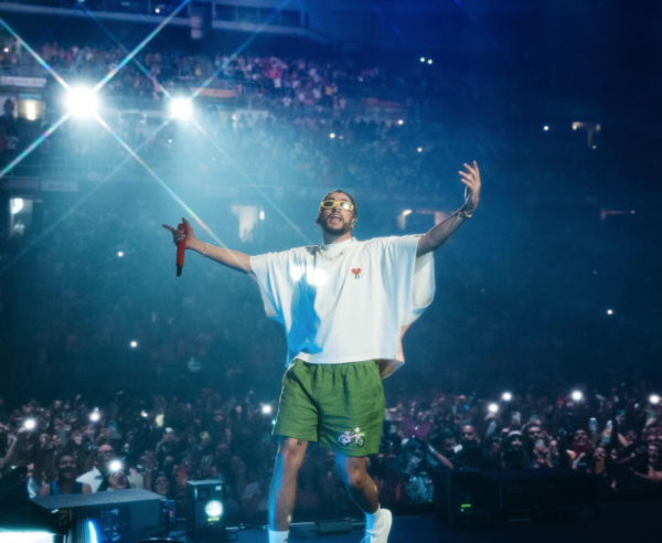 Jodió a sus amigos vendiendo boletas “pro-cirugía” pero fue al concierto de Bad Bunny