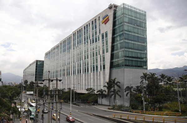 Bancolombia pronostica una bajada del PIB del 7,8 % en 2022 al 0,9 % en 2023 - MarketData