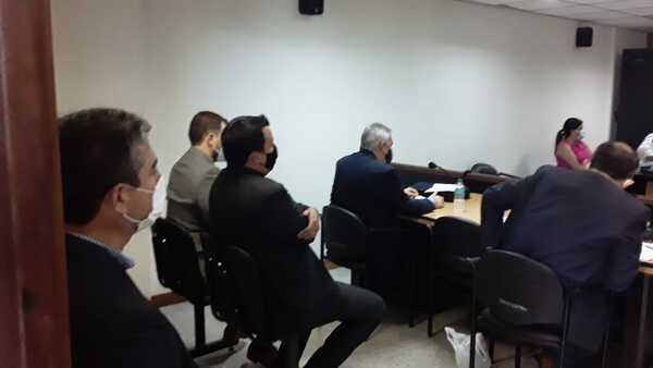 Fiscalía pide 12 y 8 años de cárcel para exministros de Agricultura - PDS RADIO