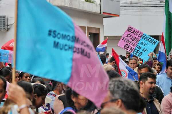 Diario HOY | Grupos “provida” y “profamilia” se movilizan contra la Transformación Educativa