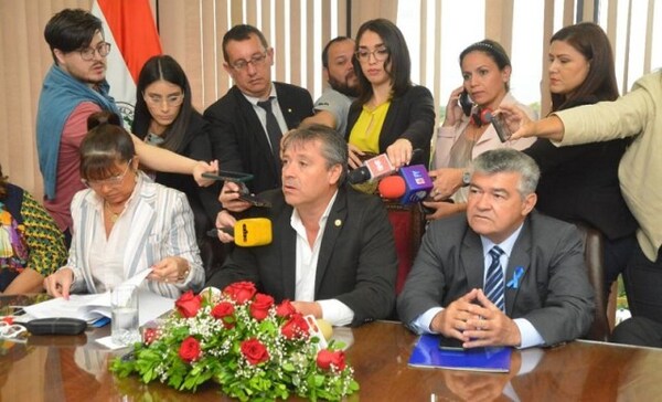 Oposición presenta pedido de Juicio Político contra Antonio Fretes por mal desempeño