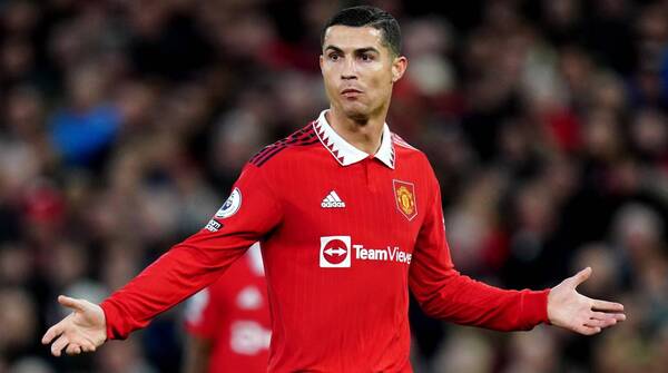 Crónica / CR7 y el Manchester United declararon so'o y el crack portugués se fue del club