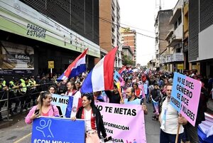 ¿Todo es culpa de la Transformación Educativa?¿Por qué marcharon, otra vez, los “profamilia”? - Nacionales - ABC Color