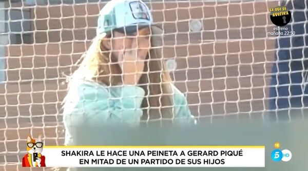 Shakira le hizo "na´ape" a Piqué en público