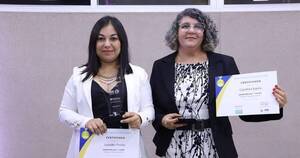 La Nación / Periodistas fueron galardonados por trabajar a favor de la niñez y adolescencia