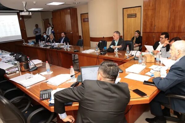PGN 2023: comisiones incorporan más aumento salarial - Economía - ABC Color