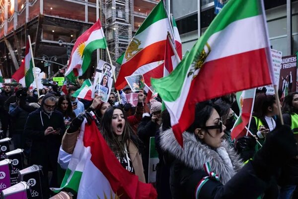 Parlamento de Irán estudia prohibir salir del país a estudiantes que protesten - Mundo - ABC Color