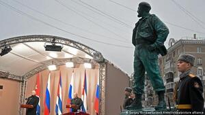 Díaz-Canel y Putin inauguran monumento de Fidel Castro en Moscú