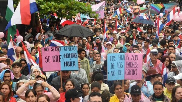 Padres piden derogar el protocolo para casos de abuso en niños