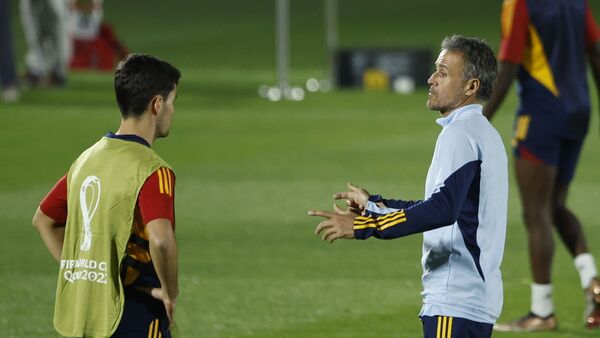 España inicia el sueño ante Costa Rica