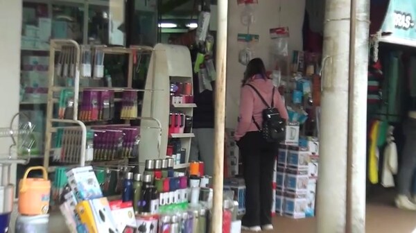 Temen bajas ventas por caos en el puente San Roque