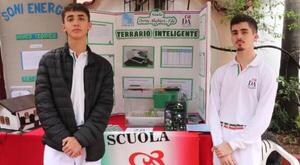 Estudiantes crearon terrario inteligente para producción de brotes comestibles