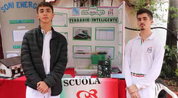 Estudiantes crearon terrario inteligente para producción de brotes comestibles