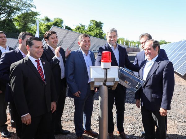 Gobierno participa de inauguración de moderna planta solar en Limpio - .::Agencia IP::.