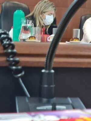 Jueza que celebra fallo contra la libertad de prensa se dormía en juicio - Nacionales - ABC Color