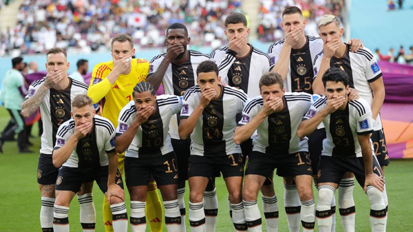 Crónica / La protesta que metió la sele de Alemania antes de su debut en el Mundial
