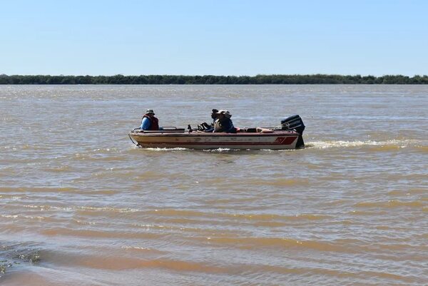 Pescadores de Ayolas aguardan entrega de bono por veda pesquera - Nacionales - ABC Color