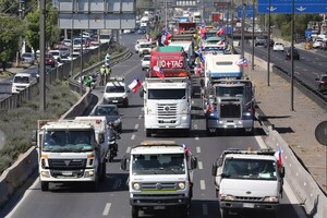Camioneros chilenos mantienen el paro tras rechazar la propuesta del Gobierno - MarketData