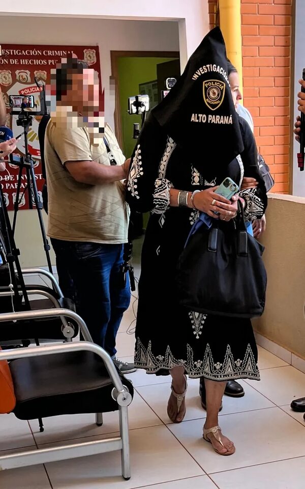 Detienen a mujer que denunció por extorsión a policías de Homicidios - ABC en el Este - ABC Color