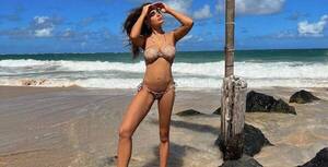 Crónica / [VIDEO] ¡Mamau! Stephi Stegman pela cuerazo a cinco meses de ser mamá
