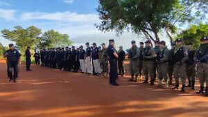 Fuerte operativo fiscal policial para advertir a invasores de Campos Morombí  - Nacionales - ABC Color