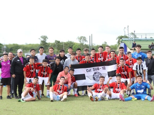 Libertad se adueñó del campeonato en la Sub 18 - APF